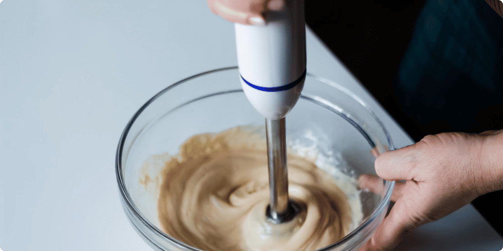 Préparation de la mayonnaise au blender